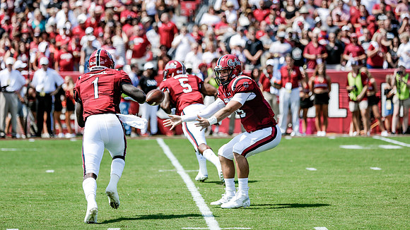 Jake Bentley toss sweep to Deebo Samuel